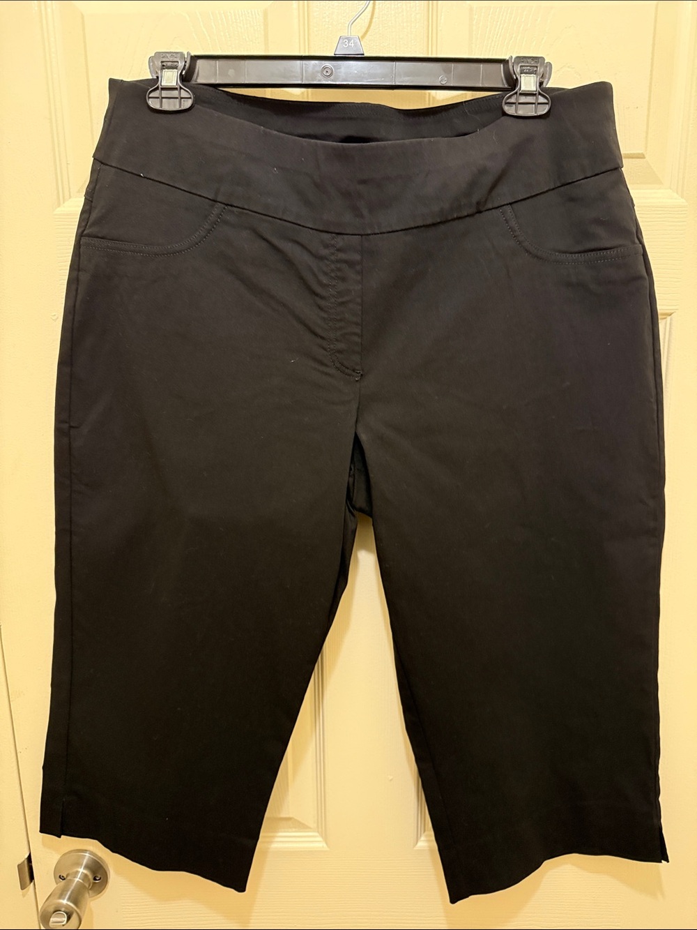 Ruby Rd. Black Pull-On Capri Pants